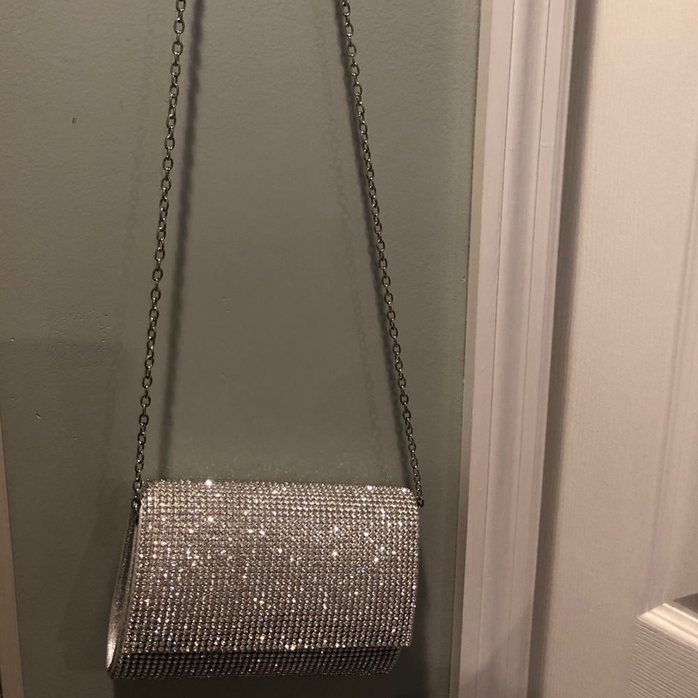 Elegant crossbody bag